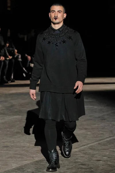 Look 38